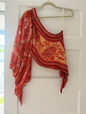 FARM Rio One-Shoulder Floral Print Top in Red, Pink, Orange